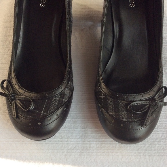 Heels - Picture 2 of 4